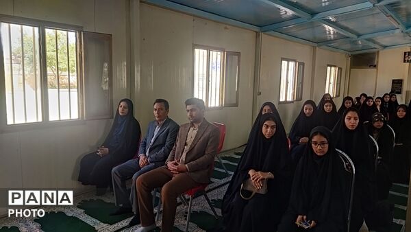اردوی آموزشی و مهارتی «طلایه‌داران» ویژه دانش‌آموزان دختر در هنرستان فرید زاوه