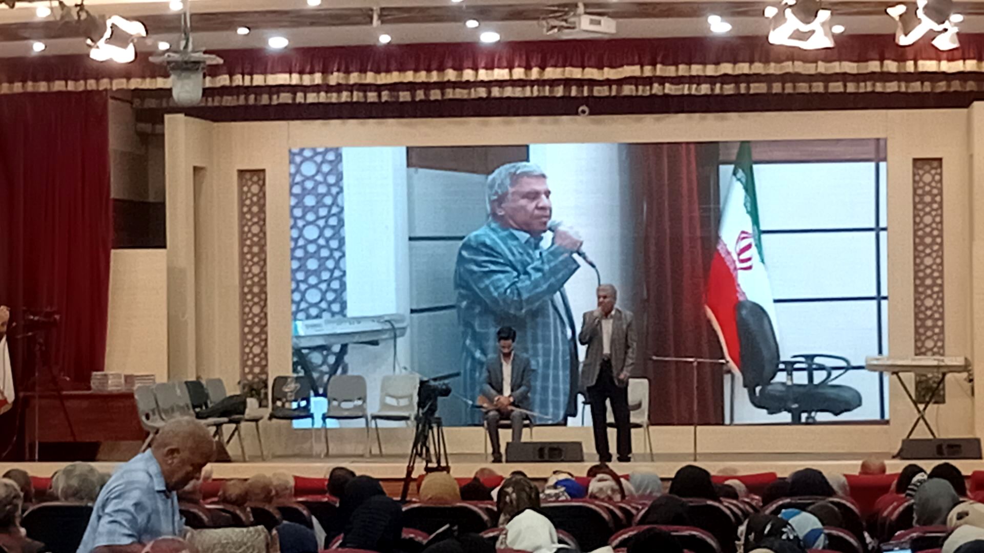 تجلیل از بازنشستگان آموزش و پرورش استان خراسان رضوی