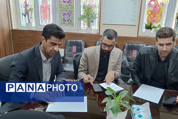 نشست تخصصی تفکر و سبک زندگی با تأکید بر ارتقای کیفیت آموزش در مدارس متوسطه اول شهریار