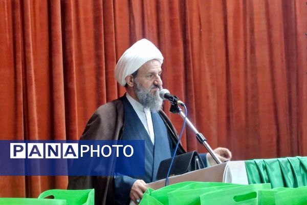 آیین تجلیل از برگزیدگان مسابقات قرآن و عترت بسیج قرچک