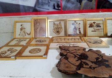 نمایشگاه دستاوردهای دانش‌آموزی و افتخارات نوجوان خوارزمی در دبیرستان شبانه‌روزی توحید