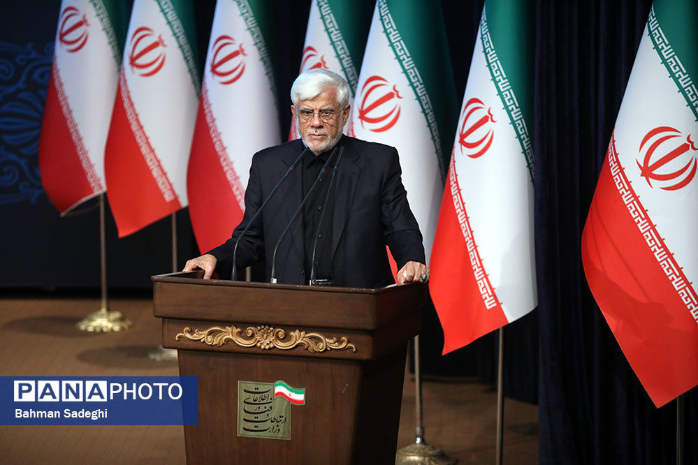 عارف: اقتصاد و معیشت مردم مسئله اصلی دولت است