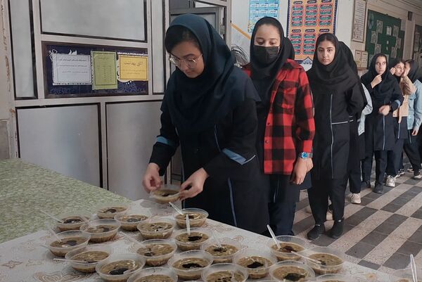 برپایی موکب شهادت حضرت زهرا(س) در دبیرستان شهید محمدتقی دستغیب ناحیه ۳ 