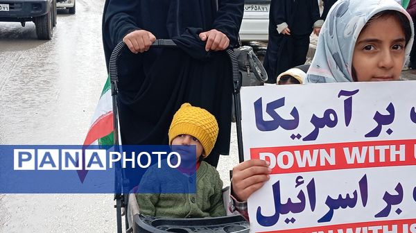 حاشیه نگاری حضور مردم شهر بن در راهپیمایی ۲۲ بهمن ۱۴۰۴