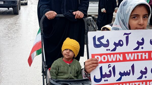 حاشیه نگاری حضور مردم شهر بن در راهپیمایی ۲۲ بهمن ۱۴۰۴