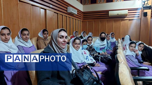 پویش کتابخوانی به‌مناسبت هفته بسیج 