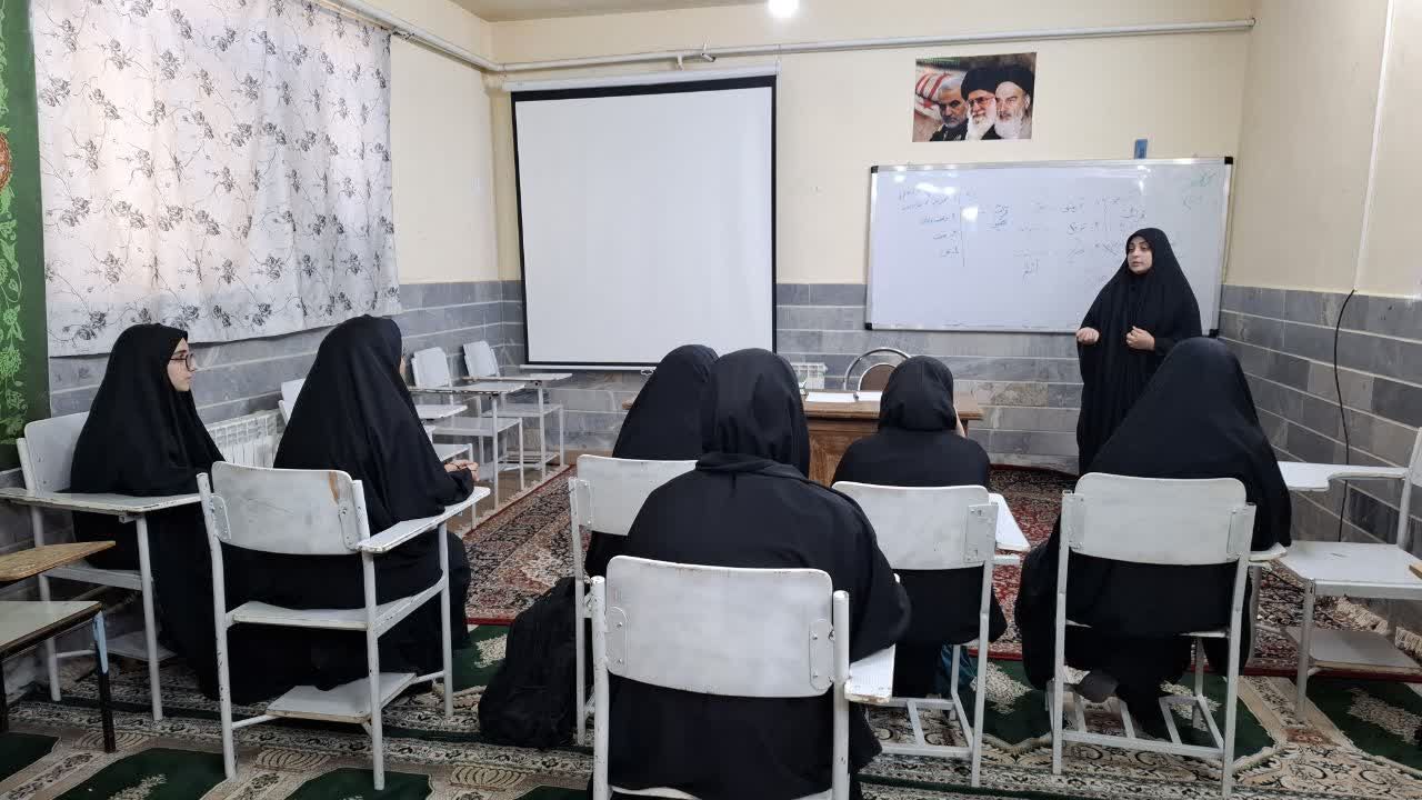 کارگاه‌های آمادگی مسابقات قرآن، عترت و نماز  دانش‌آموزی در شهر کهک