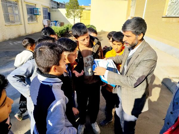 بازدید دانش آموزان دبستان پسرانه فضیلت از پژوهشسرای رازی 