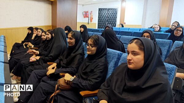 دختران آینده ساز فارسان در مسیر یادگیری و مسئولیت پذیری