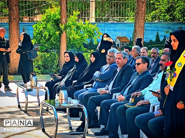 نواختن زنگ سپاس معلم در شهرستان کاشمر