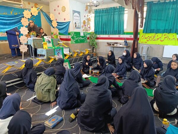محفل انس با قرآن کریم در دبیرستان حاج بهادر گراشی ناحیه ۳