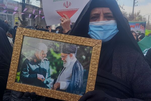 حضور بی‌نظیر مردم اسلام آباد غرب در راهپیمایی یوم الله ۲۲ بهمن