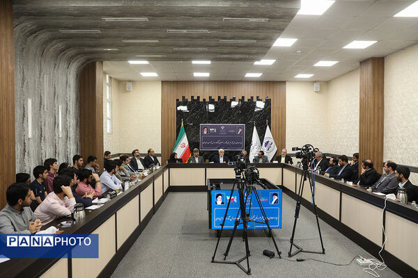 دیدار معاون اول رئیس‌جمهور با اعضای باشگاه و مدال‌آوران المپیادی