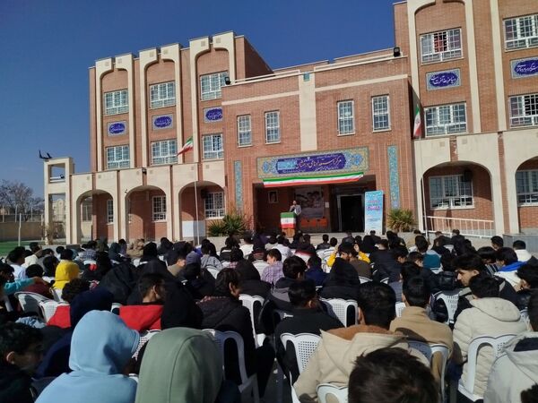 گرامیداشت دهه فجر، نیمه شعبان و ولادت امام زمان (عج) در دبیرستان شهید بهشتی تربت جام