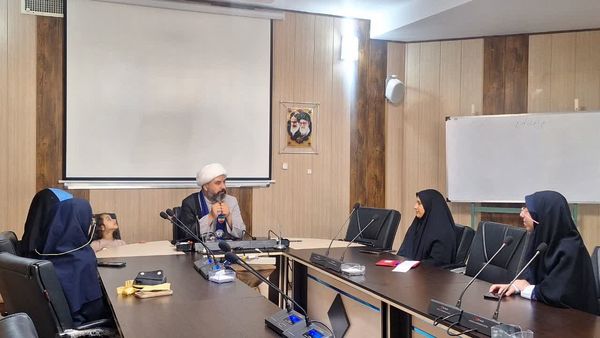 نشست گروه رسانه و فضای مجازی سازمان دانش‌آموزی استان البرز