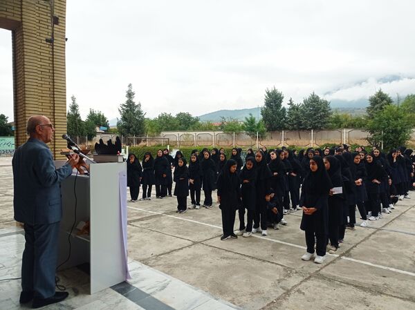 شروع سال تحصیلی جدید در دبیرستان یاران امام گلوگاه 