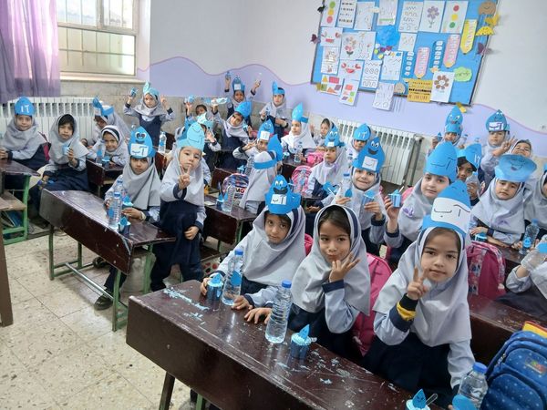 جشن آب برای دانش آموزان دبستان ناهید  نخودی نیشابور 