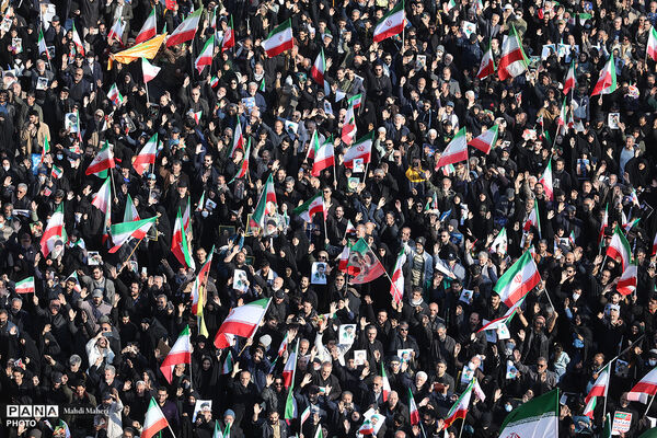 مراسم بیعت با سومین رهبر انقلاب در تهران - 2