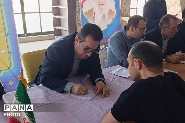 میز خدمت آموزش و پرورش خراسان شمالی در نماز جمعه؛ پاسخگویی مستقیم به مطالبات مردم