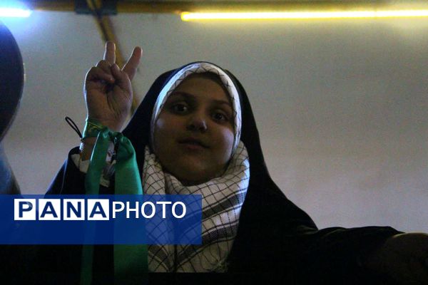 نورافشانی و گلبانگ الله اکبر در یزد، جلوه‌ای از جشن سالگرد پیروزی انقلاب