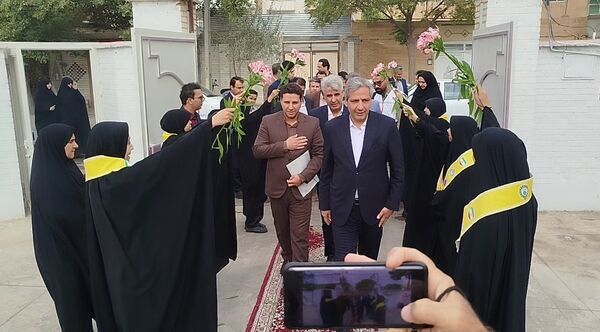 آغاز سال تحصیلی جدید و نواختن زنگ مهر در کاشمر