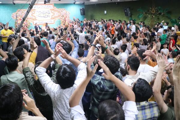 مولودی خوانی سالروز میلاد حضرت معصومه(س) با حضور جوانان و نوجوانان در قم