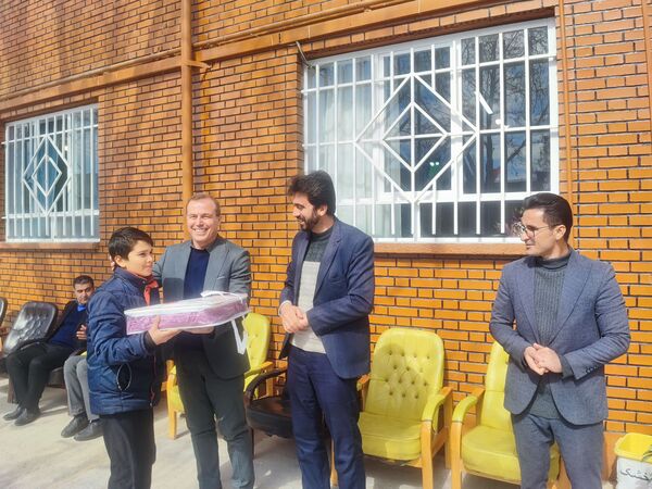 تقدیر از دانش‌آموزان برتر دبیرستان پژوهش آشخانه 