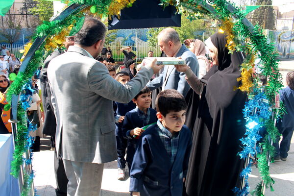 جشن شکوفه‌ها، نوید بخش آغاز فصلی جدید از تحصیل