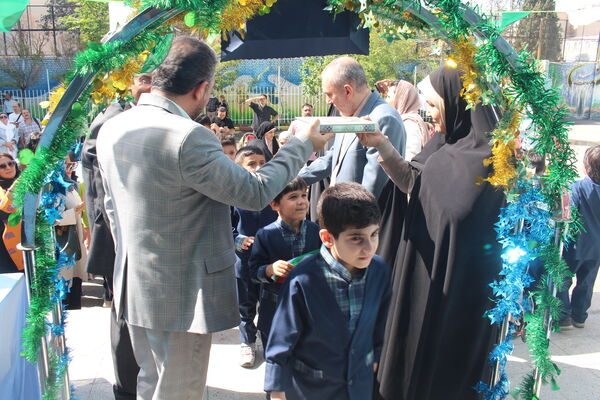 جشن شکوفه‌ها، نوید بخش آغاز فصلی جدید از تحصیل