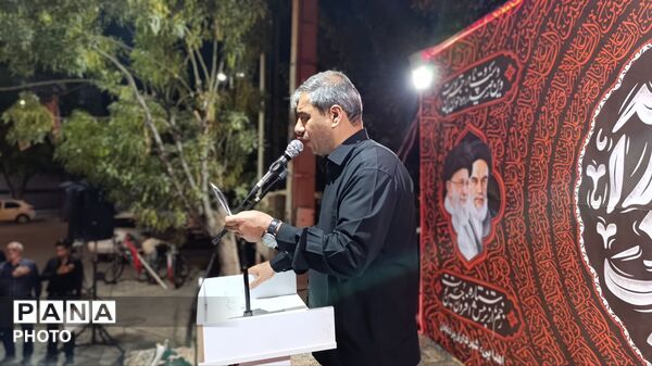 شبی به یاد رهبر شهید