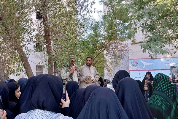 اولین روز حضور دانش‌آموزان دختر منطقه کهریزک در یادمان ‌های مناطق عملیاتی جنوب ایران