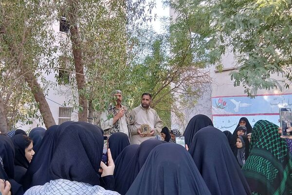 اولین روز حضور دانش‌آموزان دختر منطقه کهریزک در یادمان ‌های مناطق عملیاتی جنوب ایران