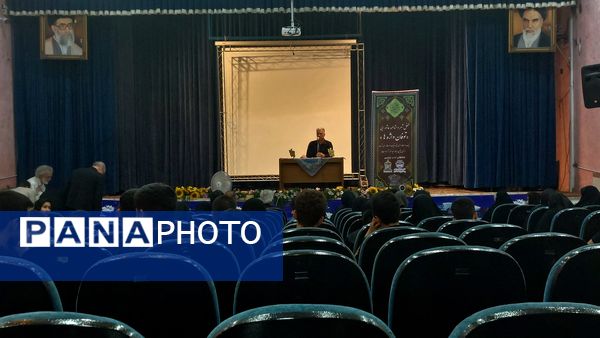 محفل مشاعره و توفان واژه‌ها در تهران