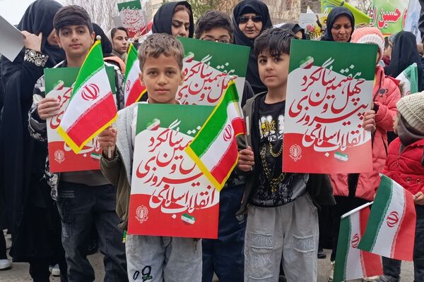 راهپیمایی باشکوه ۲۲ بهمن در اسلام‌آباد غرب