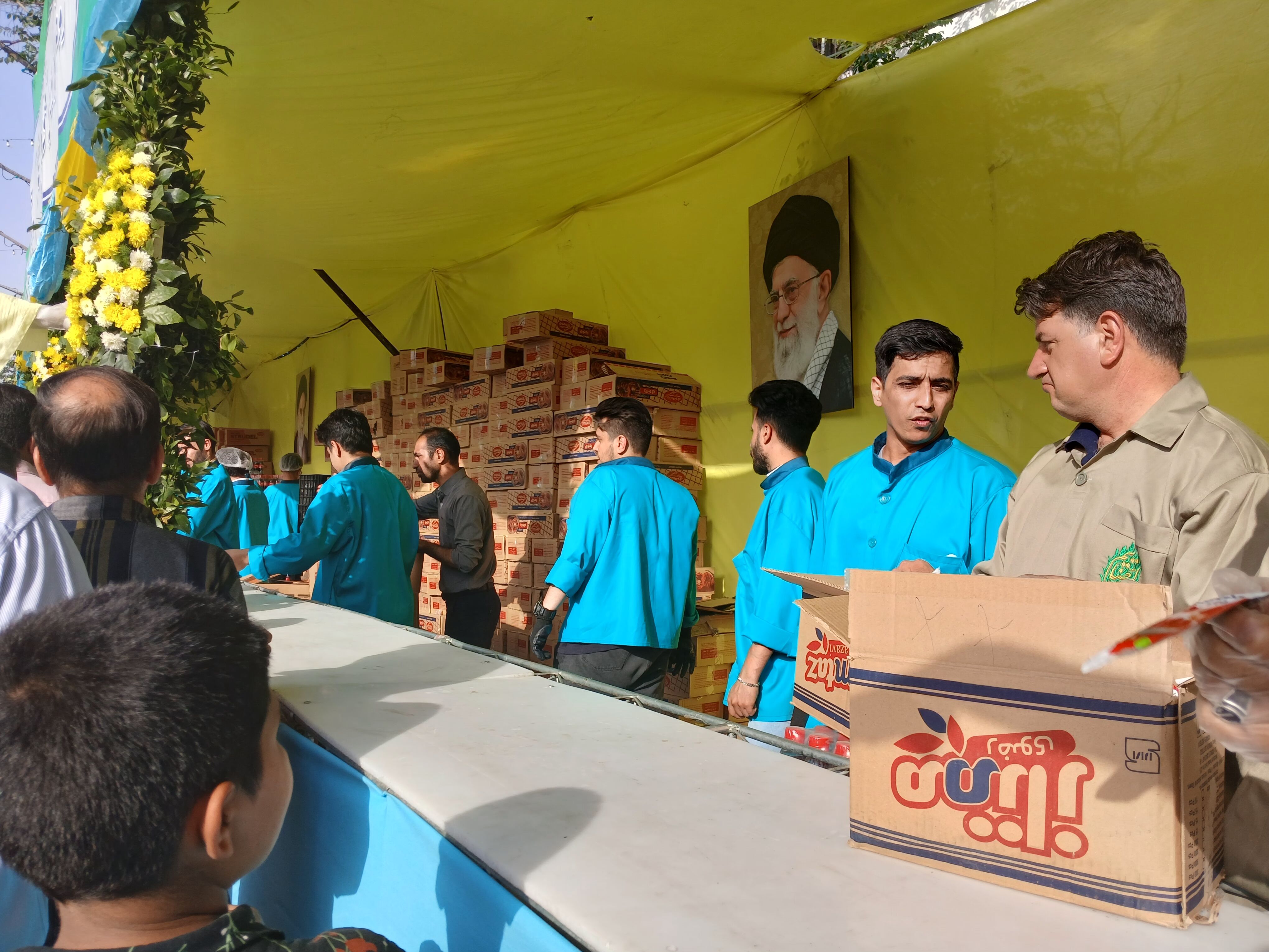 موکب بزرگ شرکت نان قدس رضوی در روز شریف ولادت امام رضا (ع)