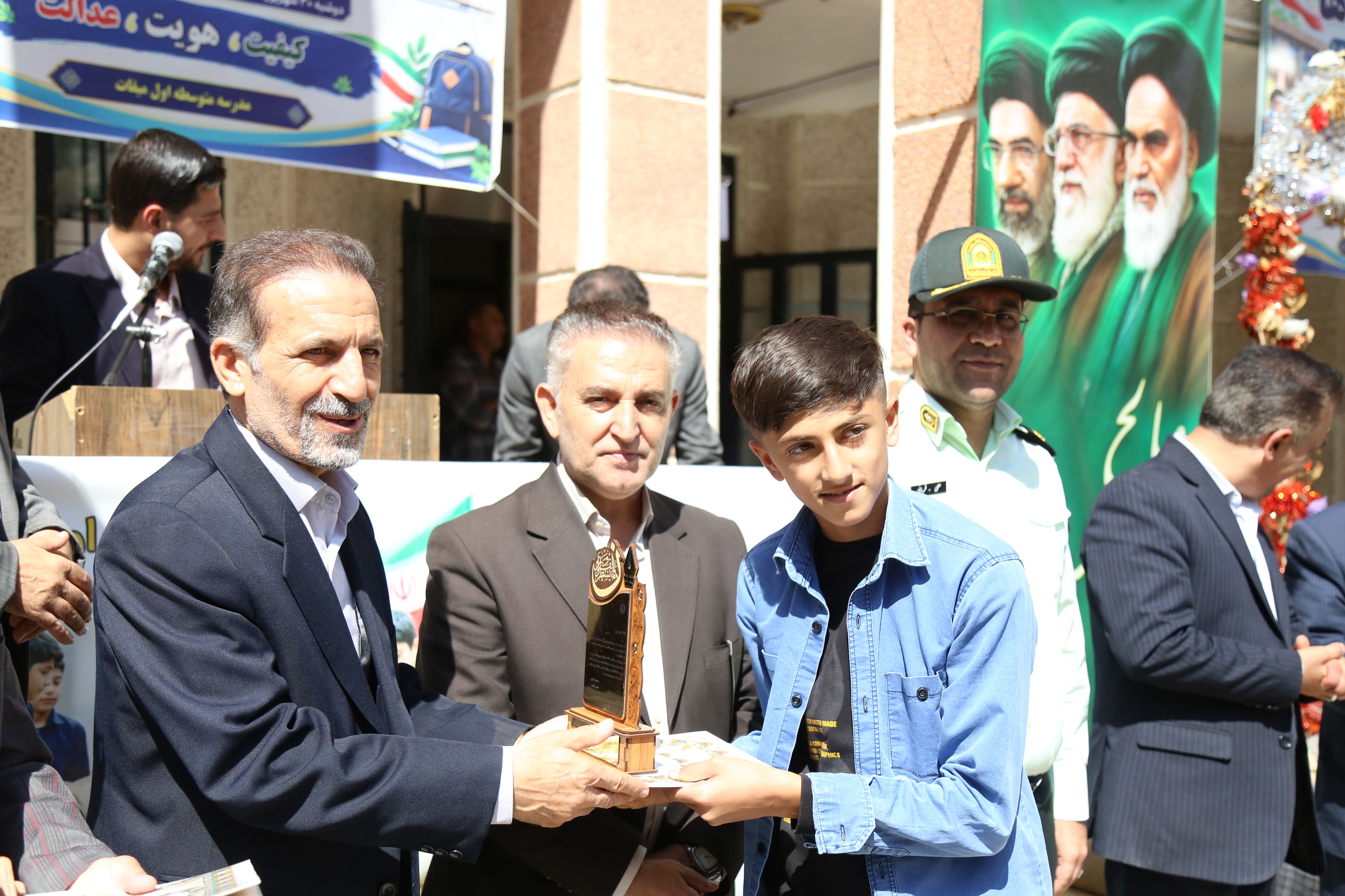 آیین استانی جشن جوانه ها در مدرسه میقات ناحیه یک اردبیل