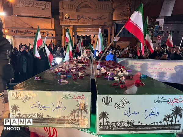 مردم فیروزکوه اجتماع امشب را در کنار دو مهمانانشان گذراندند