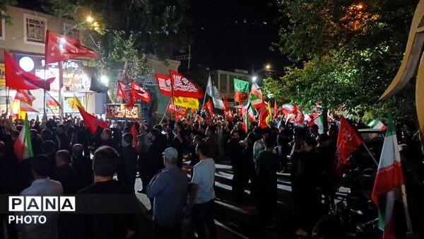 امشب نهاوندی ها پرچم ایران را به اهتزاز در آوردند