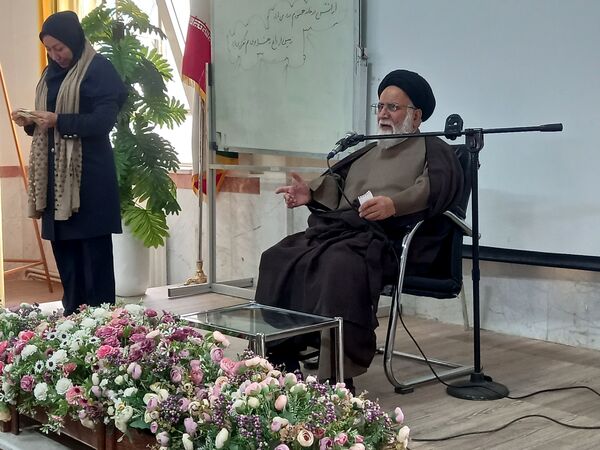 حضور امام جمعه شهرستان نیشابور در دبیرستان نمونه وکیلی استاد شفیعی کدکنی «وکیلی ۱۰»