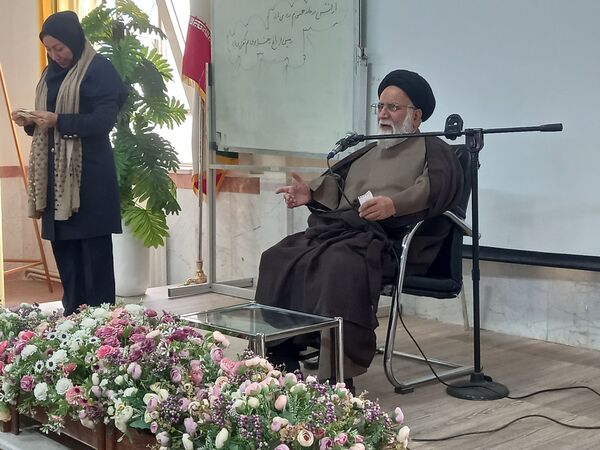 حضور امام جمعه شهرستان نیشابور در دبیرستان نمونه وکیلی استاد شفیعی کدکنی «وکیلی ۱۰»