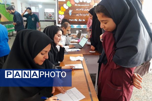 حضور پزشکان خیریه امام حسن عسگری برای غربالگری دانش آموزان دبستان میرشفیعی ها امری جهادی