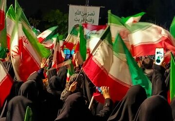 تجمعات شبانه مردم انقلابی شهرری برای بیعت با رهبری و حمایت از نیروهای مسلح