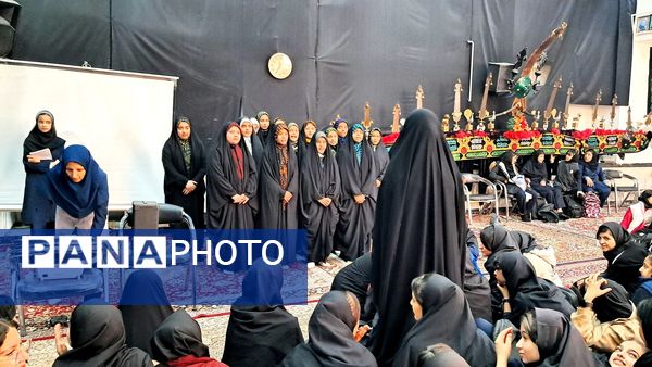 جشن نیمه شعبان در دبیرستان حضرت زینب (س)