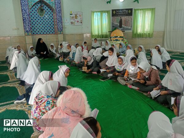 محفل انس با قرآن کریم در ماه مبارک رمضان دبستان نرجس