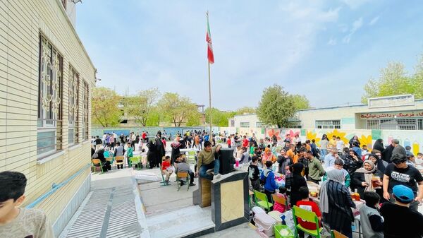 برپایی بازارچه در دبستان معلم آشخانه 