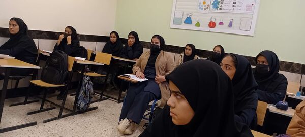 بازدید مسئولین آموزش و پرورش خلیل آباد از دبیرستان مادرمهربان نقاب