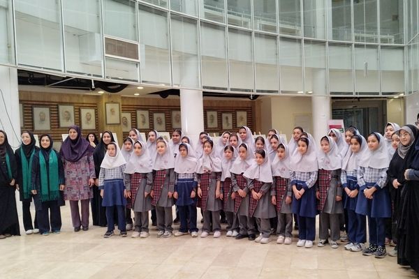 دانش‌آموزان ناحیه3 اصفهان از باغ موزه دفاع مقدس دیدن کردند