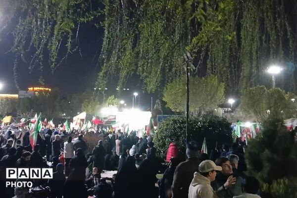 حضور دانش‌آموزان دبیرستان تیزهوشان شهید بهشتی شهرری در تجمع ضد صهیونیستی 
