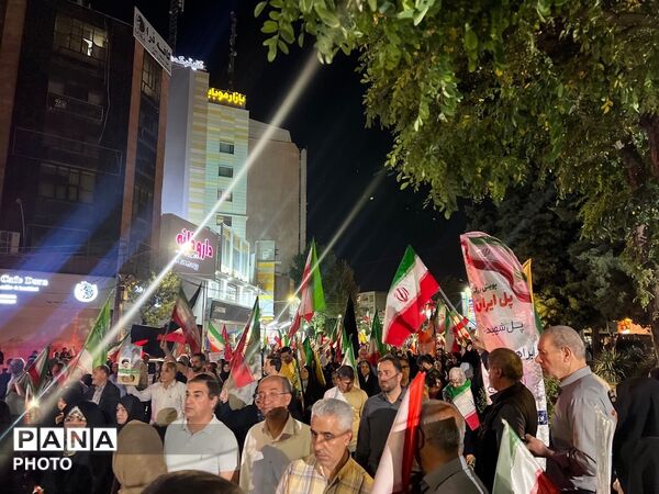 حضور باشکوه مردم کرج در صدو چهارمین شب از تجمعات مردمی