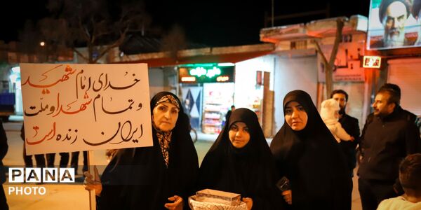 اجتماع شبانه مردم ولایی در کبودرآهنگ